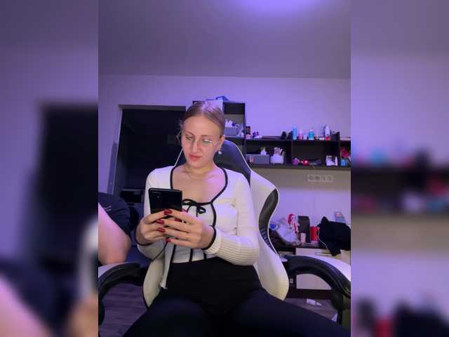 LoveStream69's BongaCams show and profile