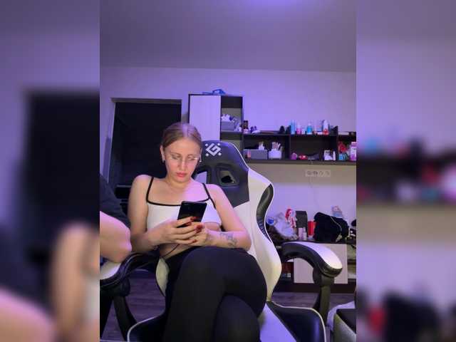 LoveStream69's BongaCams show and profile