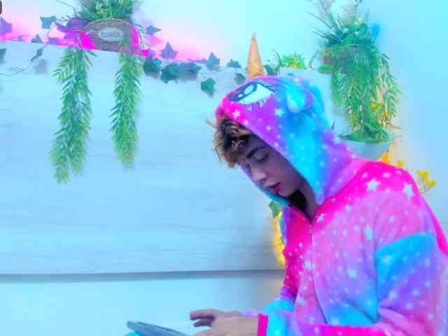 Twinkk-Guy Twinkk-Guy