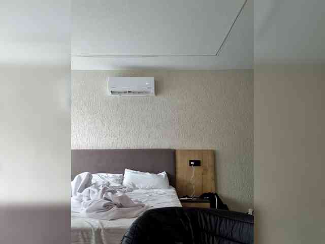 Milla-lovee Live Webcam on BongaCams