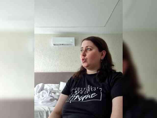 Milla-lovee Live Webcam on BongaCams