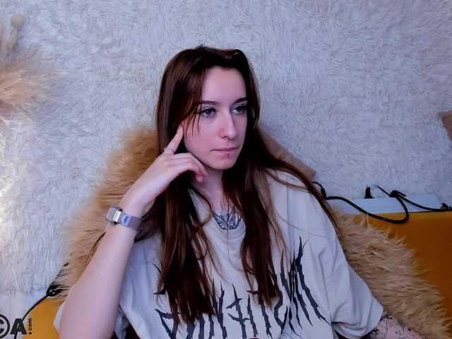 Hi-Karu's BongaCams show and profile