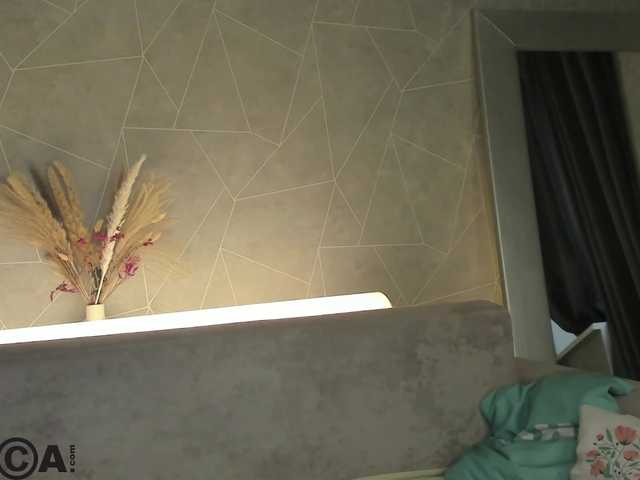 Hi-Karu's BongaCams show and profile