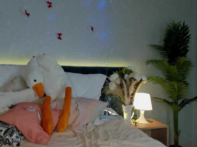 Hi-Karu's BongaCams show and profile