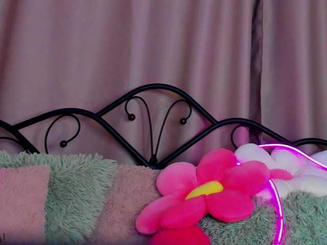 Hi-Karu's BongaCams show and profile