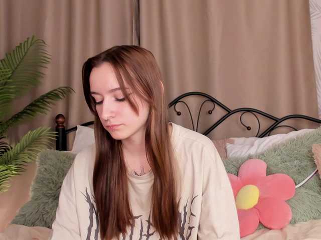 Hi-Karu's BongaCams show and profile