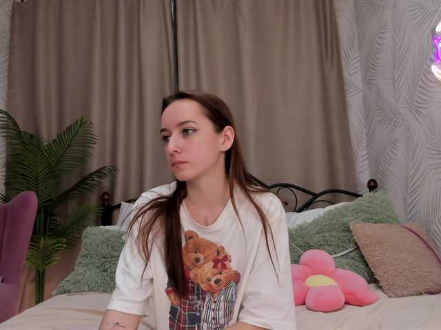 Hi-Karu's BongaCams show and profile