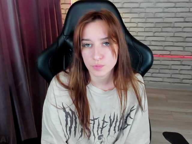 Hi-Karu's BongaCams show and profile