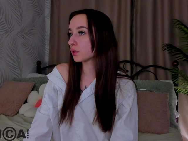 Hi-Karu's BongaCams show and profile
