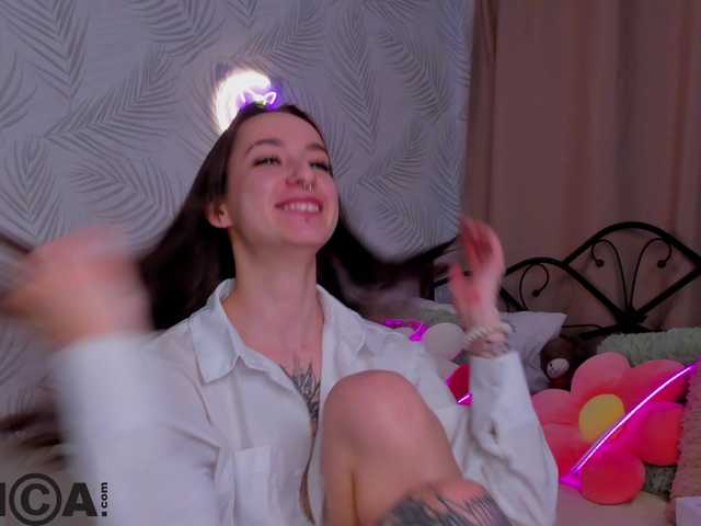 Hi-Karu's BongaCams show and profile