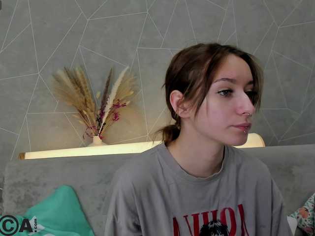 Hi-Karu's BongaCams show and profile