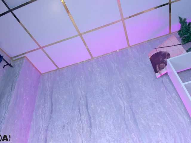 Hi-Karu's BongaCams show and profile