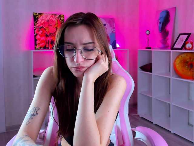 Hi-Karu's BongaCams show and profile