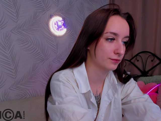 Hi-Karu's BongaCams show and profile