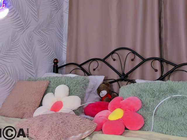 Hi-Karu's BongaCams show and profile