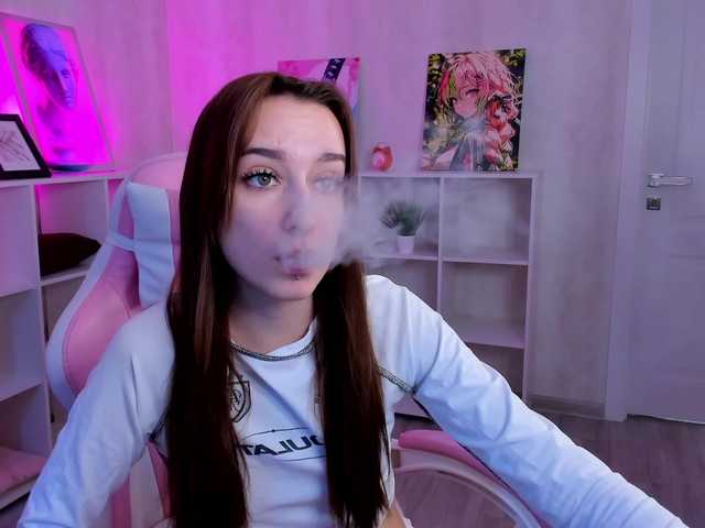 Hi-Karu's BongaCams show and profile