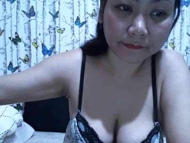 MochaCream21 Live Webcam on BongaCams