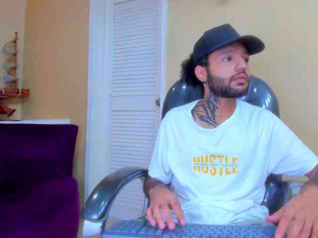 Hottie-Bear Hottie-Bear