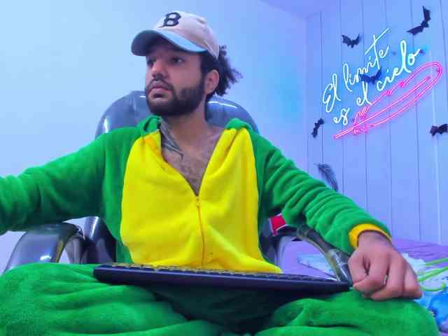 Hottie-Bear Hottie-Bear