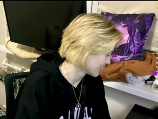 DeloiseChuta Porn Show