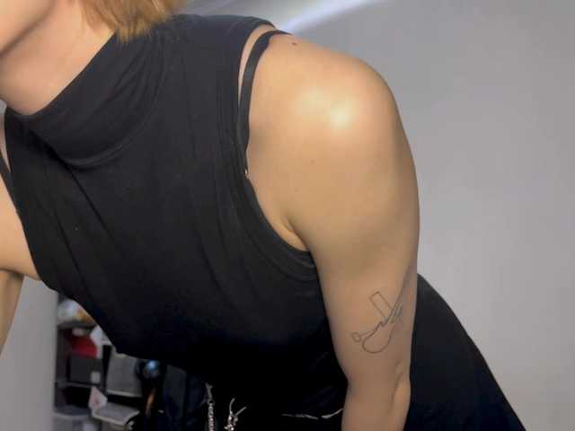 DeloiseChuta's BongaCams show and profile