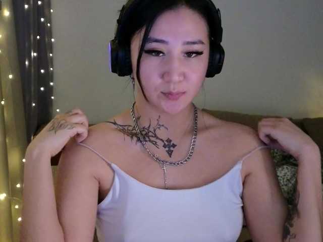 Evadior013's BongaCams show and profile