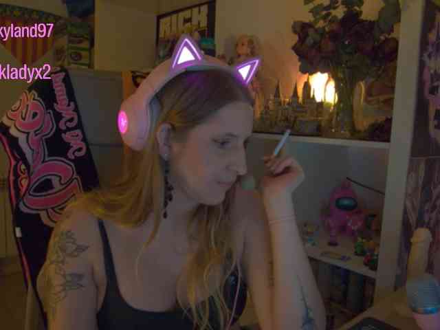 Pinkylady webcam