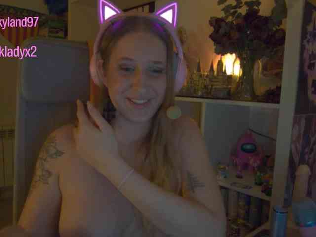 Pinkylady webcam