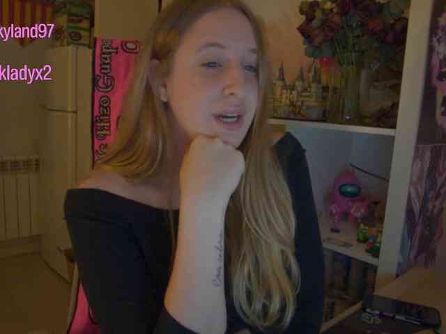 Pinkylady webcam