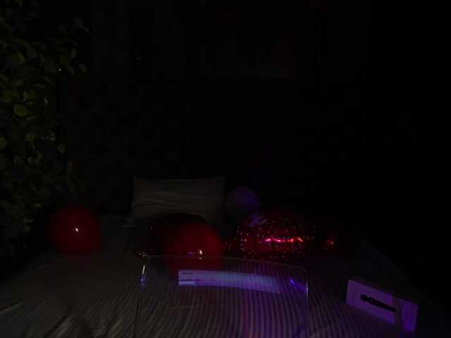 EmilyFontaine's BongaCams show and profile