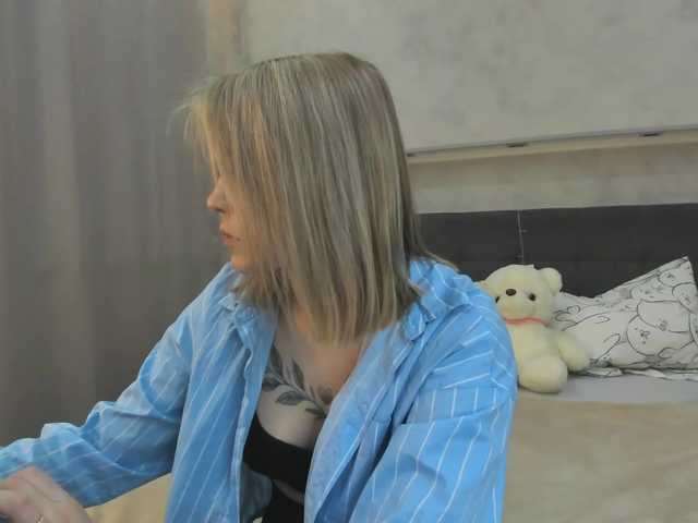 Jerry-Hall's BongaCams show and profile