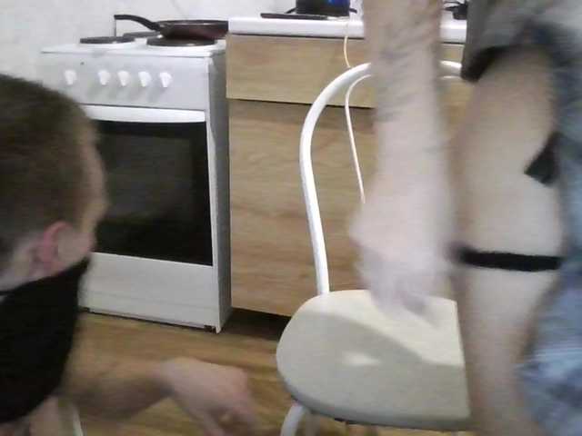 go to chat with KristiAlexieS