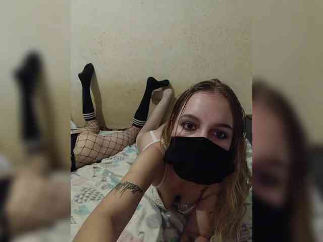 KristiAlexieS Live Webcam on {site_name}