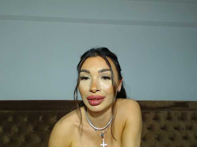 aylinhoney's BongaCams show and profile