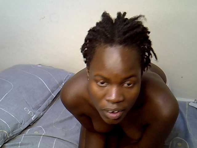 HoneyTease webcam bongacams model stream image