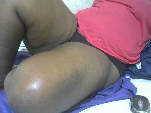 Ebonypussyy1 webcam