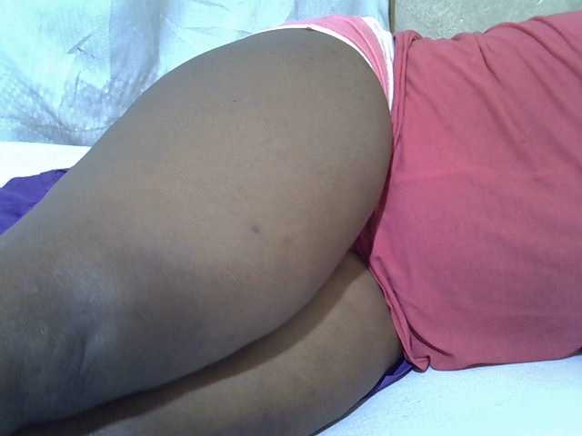Ebonypussyy1 webcam