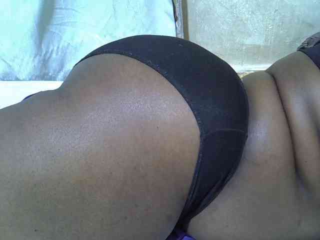 Ebonypussyy1 webcam