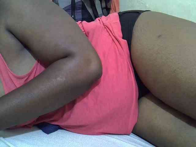 Ebonypussyy1 webcam