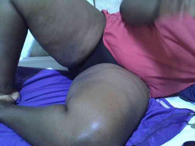 Ebonypussyy1 webcam