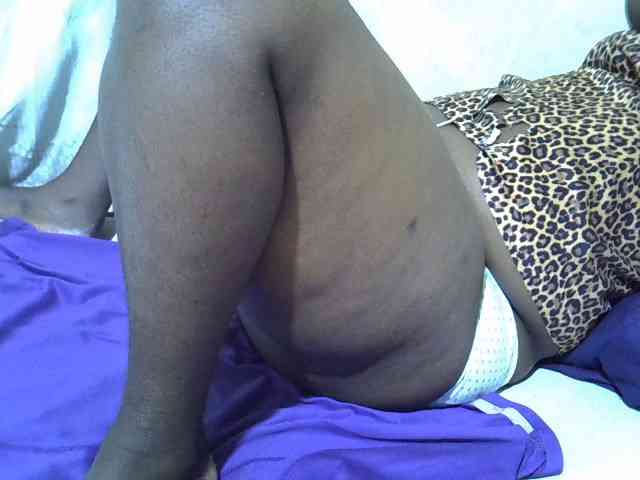 Ebonypussyy1 webcam