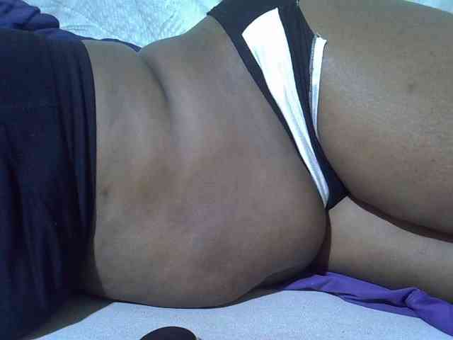 Ebonypussyy1 webcam