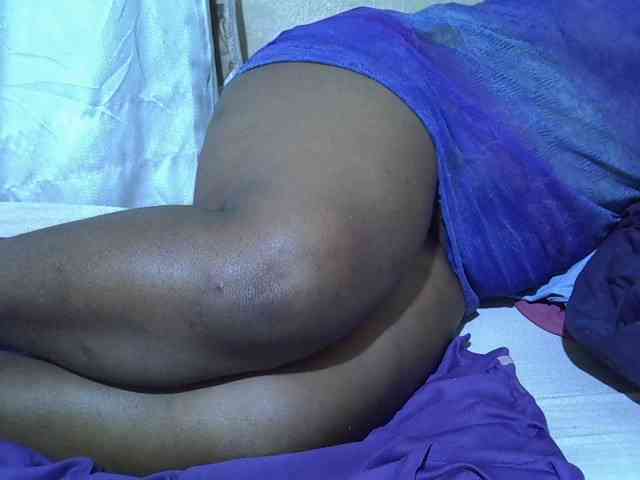 Ebonypussyy1 webcam