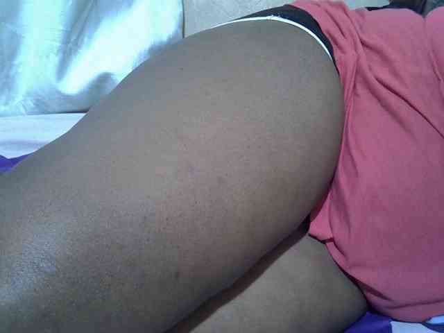 Ebonypussyy1 webcam