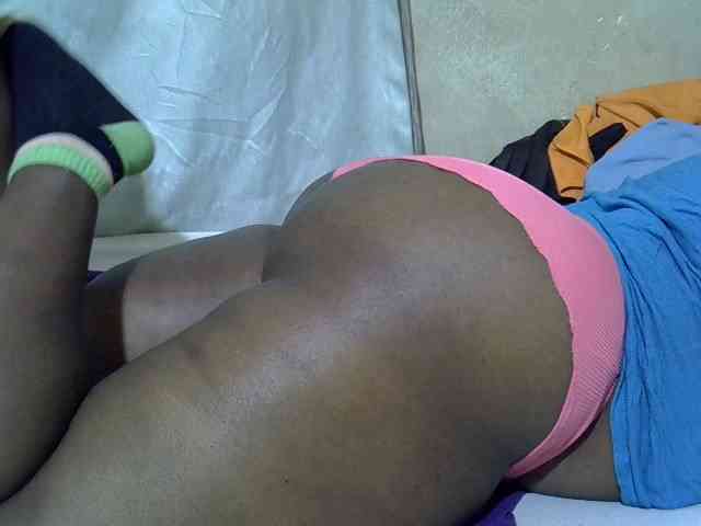 Ebonypussyy1 webcam