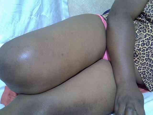 Ebonypussyy1 webcam