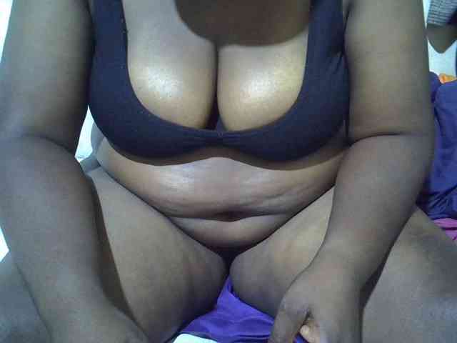 Ebonypussyy1 webcam