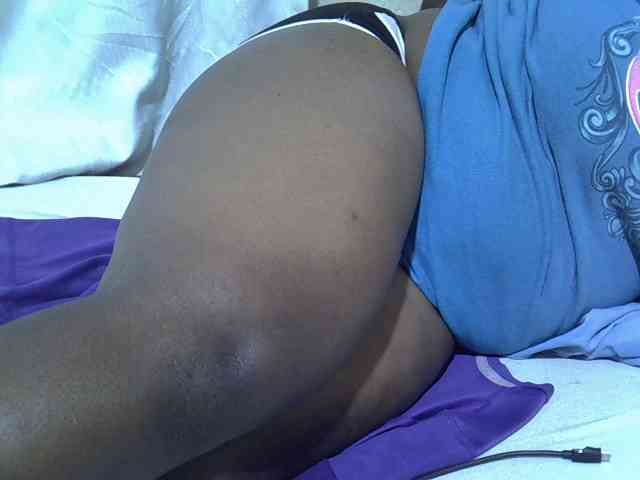 Ebonypussyy1 webcam