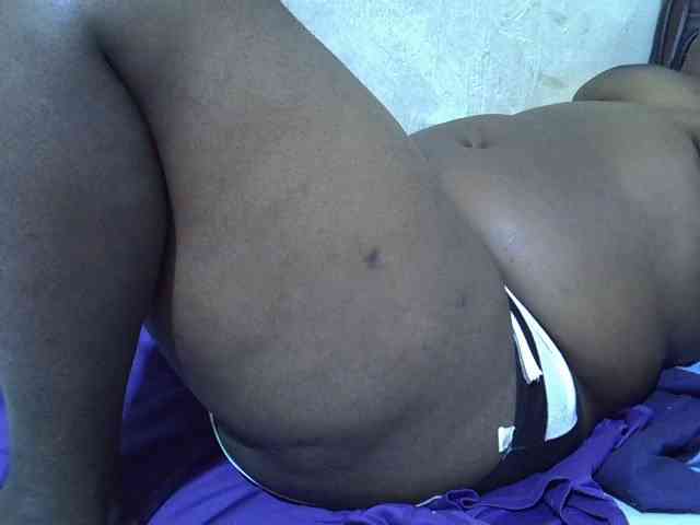 Ebonypussyy1 webcam