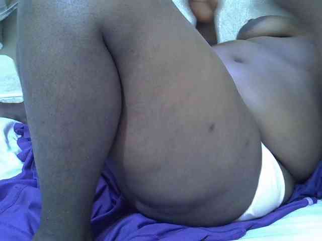 Ebonypussyy1 webcam